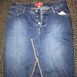  - Jeanskjol från Kookai. storlek 36