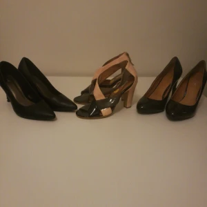  - Snygga skor med klack! Använda 1 gång och säljs pga för stora för mig! Alla tre för ett pris!