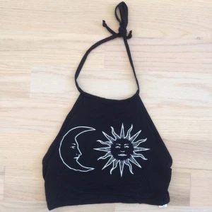  - Söt halterneck top! Aldrig använd.