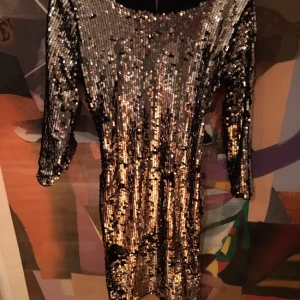  - Ny klänning från bikbok