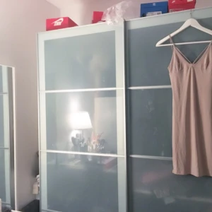  - Klänning från Nelly!
Storlek S

Använd en gång!
