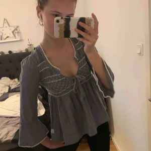  - Underbar blus från odd molly!! Tar emot att sälja, men är för liten för mig😭 säljer för 250 + frakt. Kan prutas ner vid snabb affär 🌸