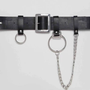  - Trendigt bälte från ASOS! Kedjorna är avtagbara. Frakt 39kr.