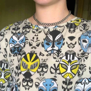  - Långärmad tröja, hyfsat kort vid magen. Soft as can be! En tidigare favorit.   Möts upp i Göteborg, annars står köparen för frakten xoxo