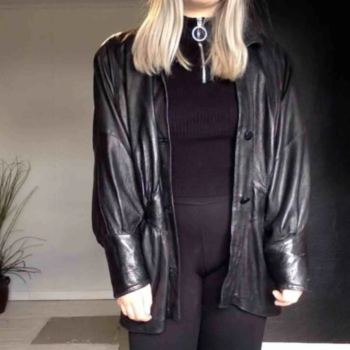 Längre skinnjacka  - 91