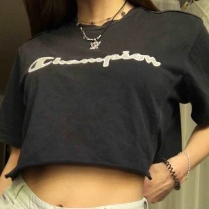  - Champion croppad T-shirt bra skick