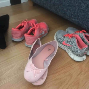  - Olika skor ballerina är 39 resten 38