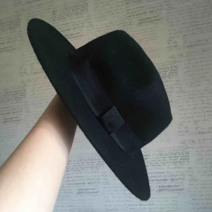  - Snygg hatt från h&m! Köparen står för frakten! 