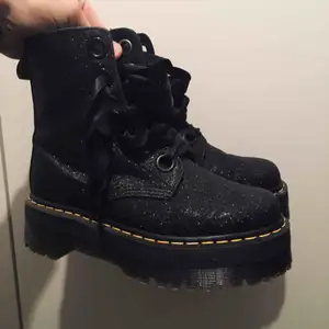 Awesome and very unique doc Martens with sustainable glitter and a platform sole. Silk laces to top it off. Size 38. Used twice.