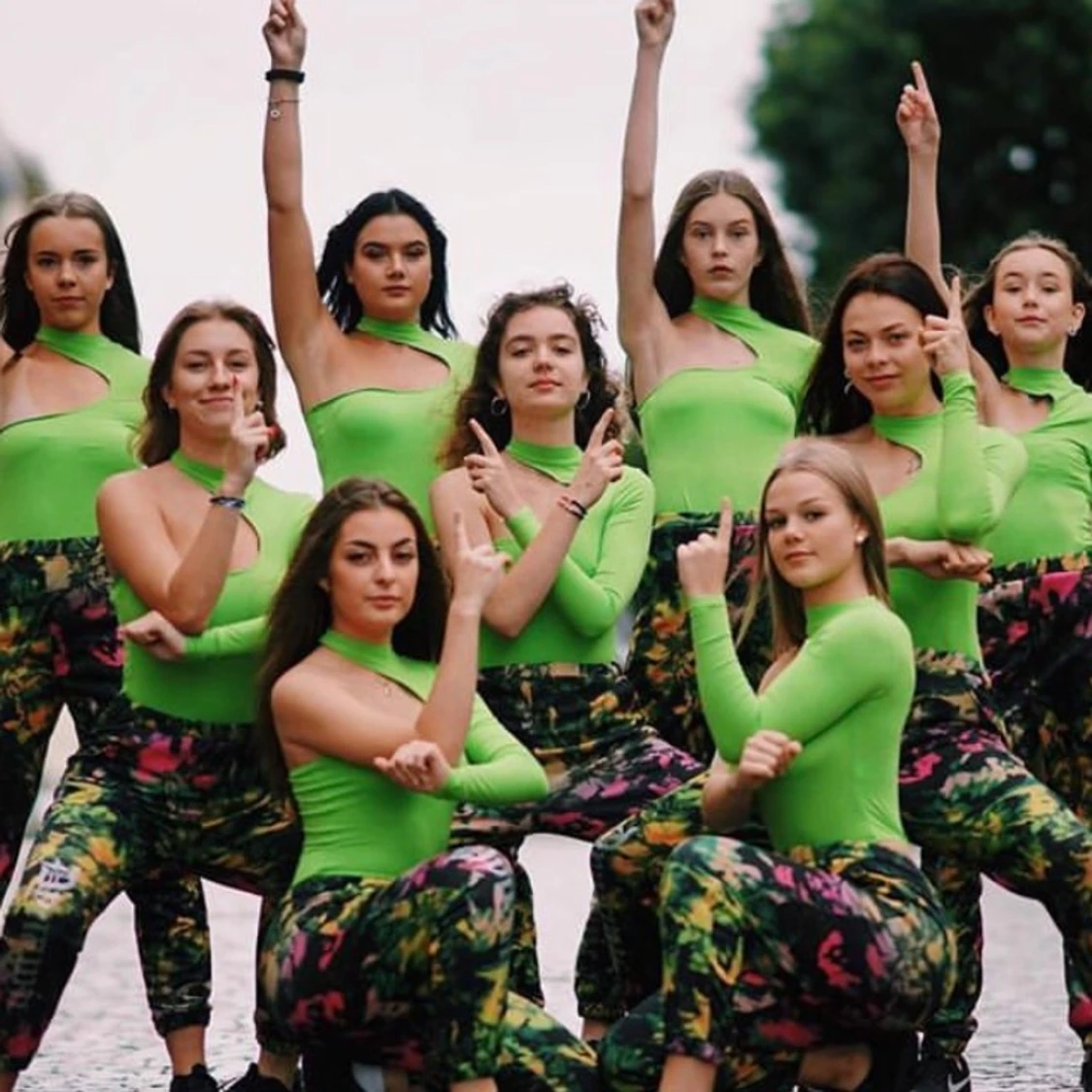 Body i neon med utskurna detaljer - 90