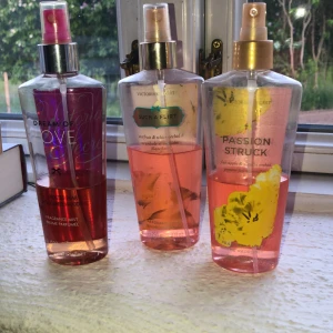 victoria secret bodymist - alla för 60kr, en för 25kr. 