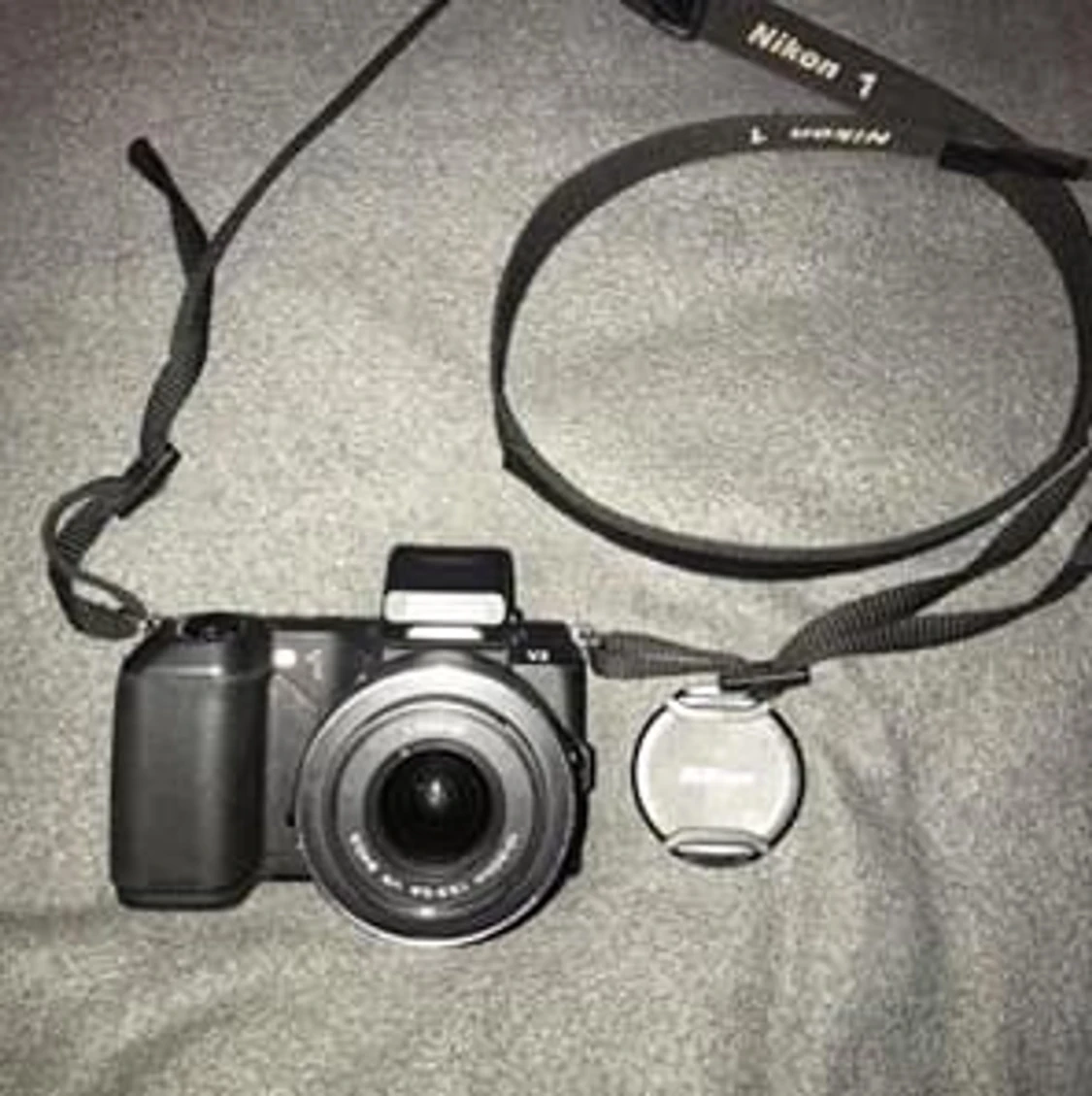 Nikon 1 v2 black and grey DSLR CAMERA - 91