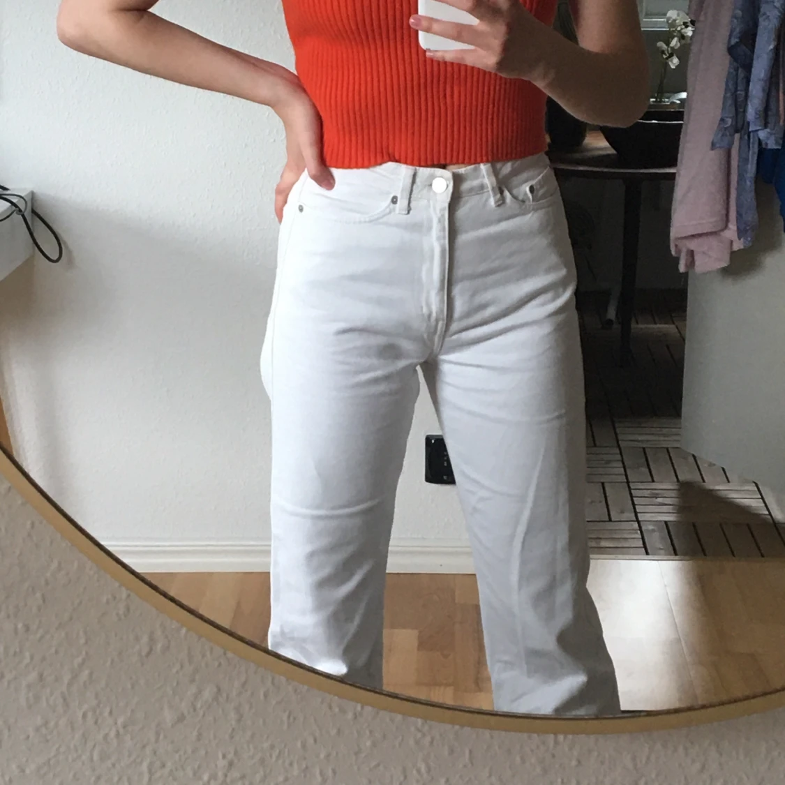 Vita Weekday Jeans i modellen Row - 90