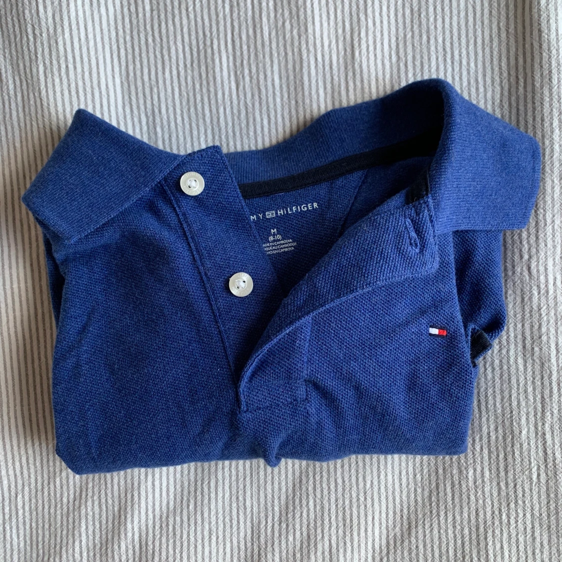 TOMMY HILFIGER PIKÉTRÖJA  - 90