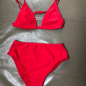 Bikini  - helt ny bikini storlek XS/S. Köpt i tyskland för 1 år sen  så kommer inte ihåg märket. bikinitrosorna är high waist 
