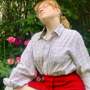 Skjorta - Skjorta med puffig ärm⁣ ⁣/Strl ca M, fråga om exakt mått⁣ ⁣/ Avhämtning i midsommarkransen eller frakt 63kr (spårbart)⁣ ⁣