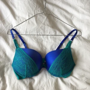 Bh secret possesions - Push-up bh från Secret Possesions i storlek 75C. Bra skick.