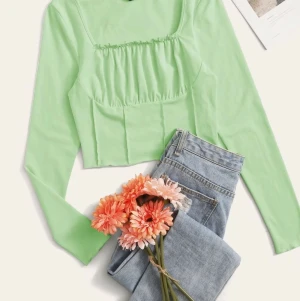 Top - En jätte fin top men råkade dubbel beställa så den är aldrig använda ❤️ frakt ingår i priset