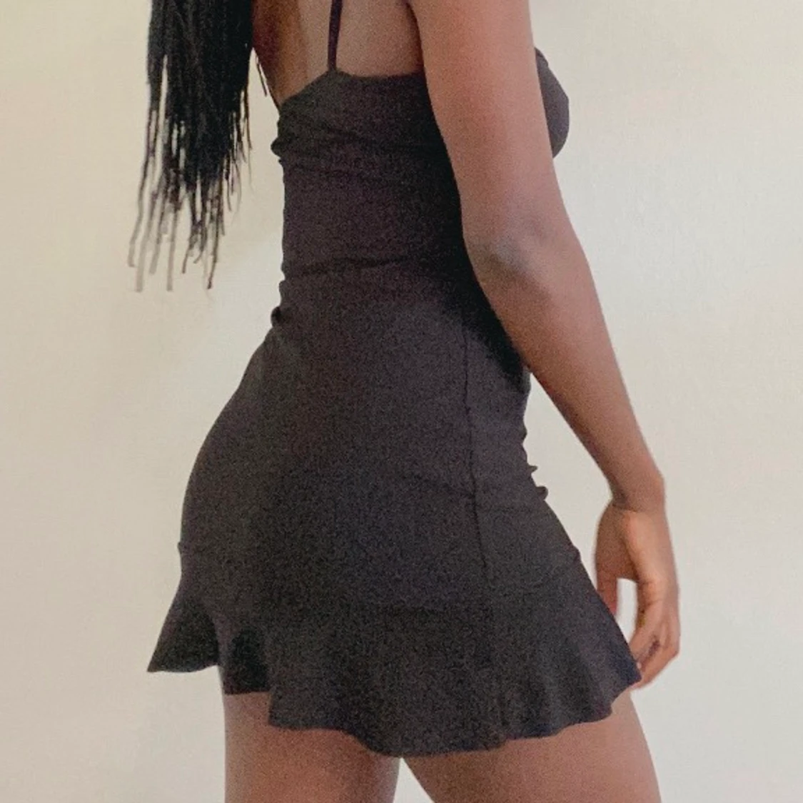 Svart klänning med Vollang längst ner - 91