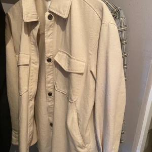 Over Sized skjortjacka  - Nästan ny, strl S