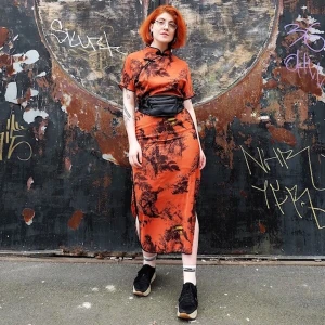 Klänning m slits  - Klänning från zara, knappar och dragkedja i sidan.