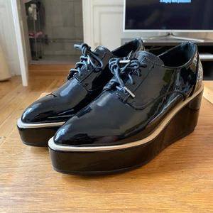 Design Lab Lord&Taylor platform oxfords - Super new condition! Paid 700kr to add additional grip on the bottom of the shoes. Only worn indoors. Inspired by the Stella McCartney platform oxfords! Free delivery within Stockholm. Payment by Swish.