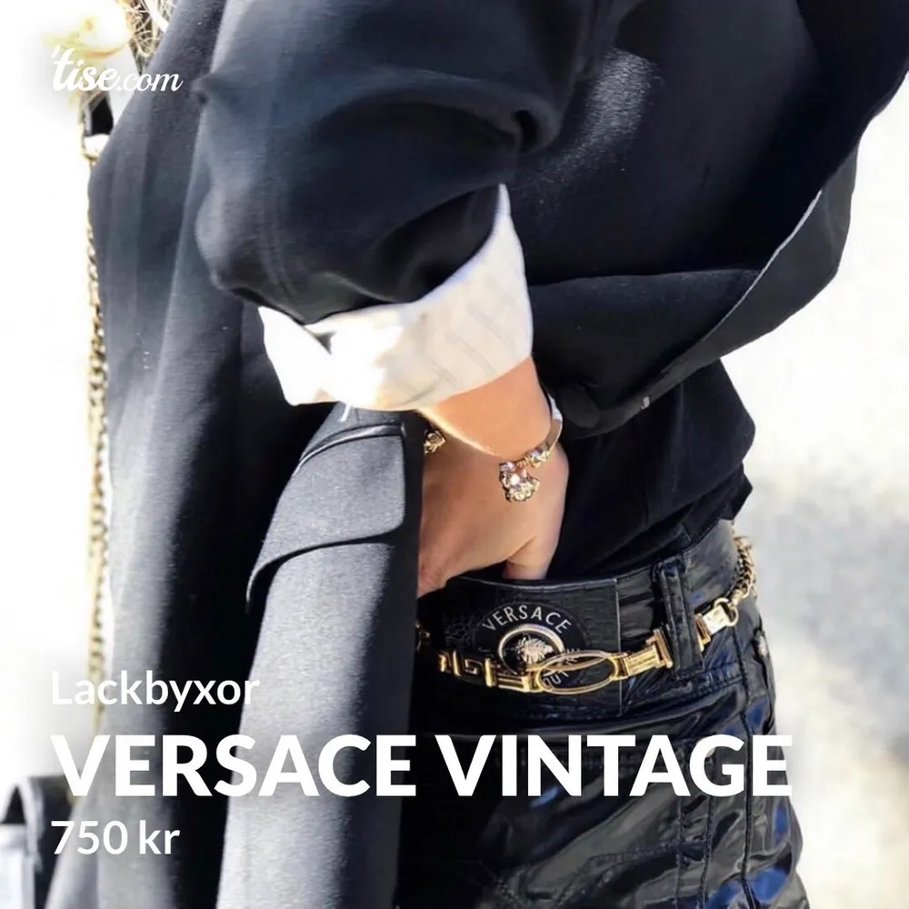 Raka lackbyxor från Versace i stl. S. . Jeans & Byxor.