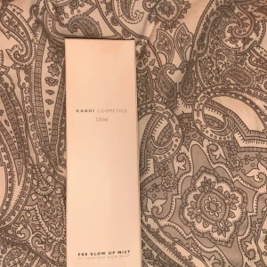 Smink - Aldrig använd pga jag inte använder mist men den rekommenderas av många och orginal pris är 150kr