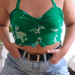 🦋 - Ena knappen har åkt av men det finns en extra knapp sydd på tvättlappen så det är bara att sy på den!! 💖