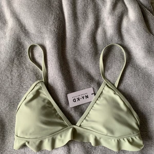 Oanvänd bikini överdel - Sjukt fin färg och helt oanvänd med prislapp kvar! Säljer därför för 120kr inkl frakt 🤩 Strl S