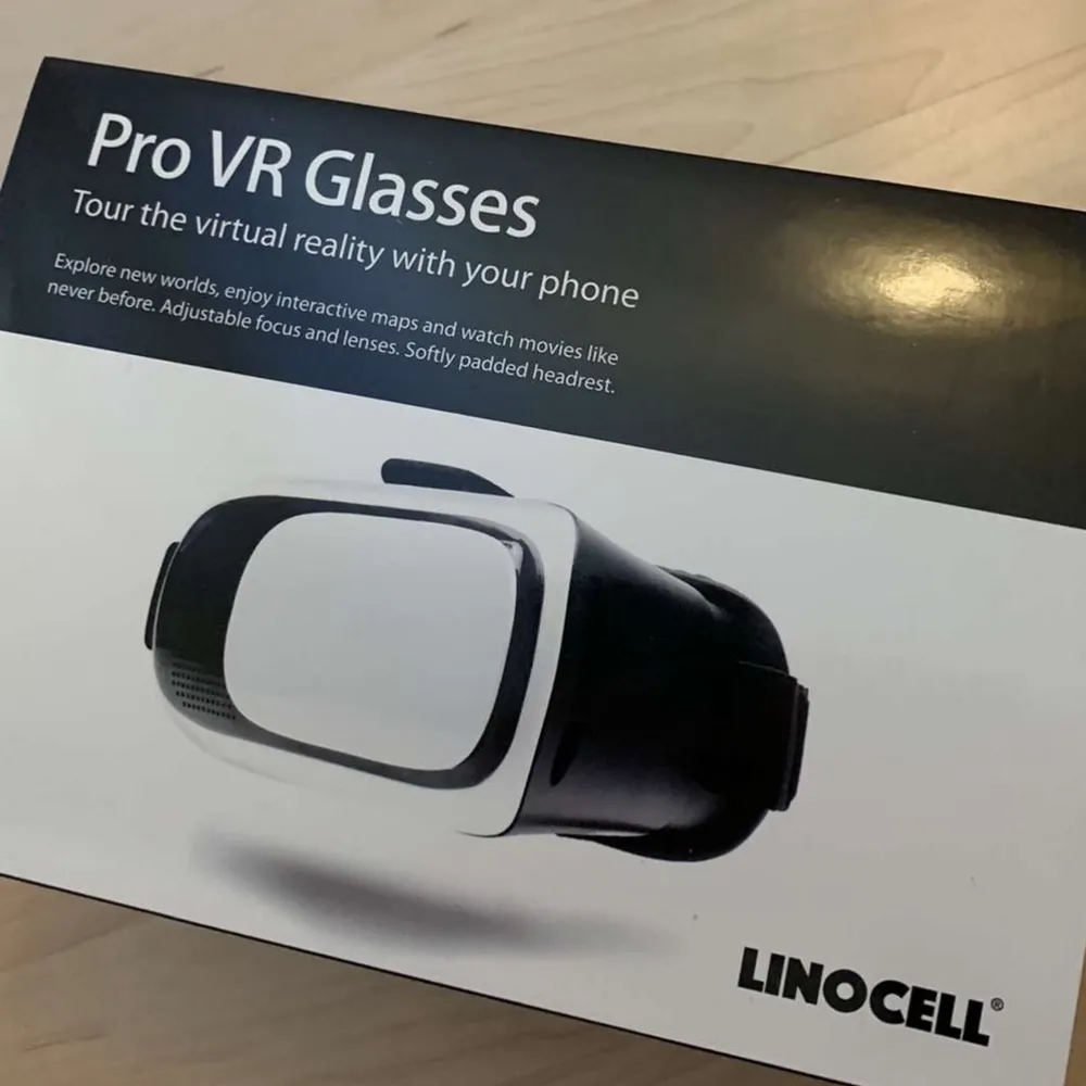 Säljer ett par VR glasögon som är helt oanvända. Övrigt.