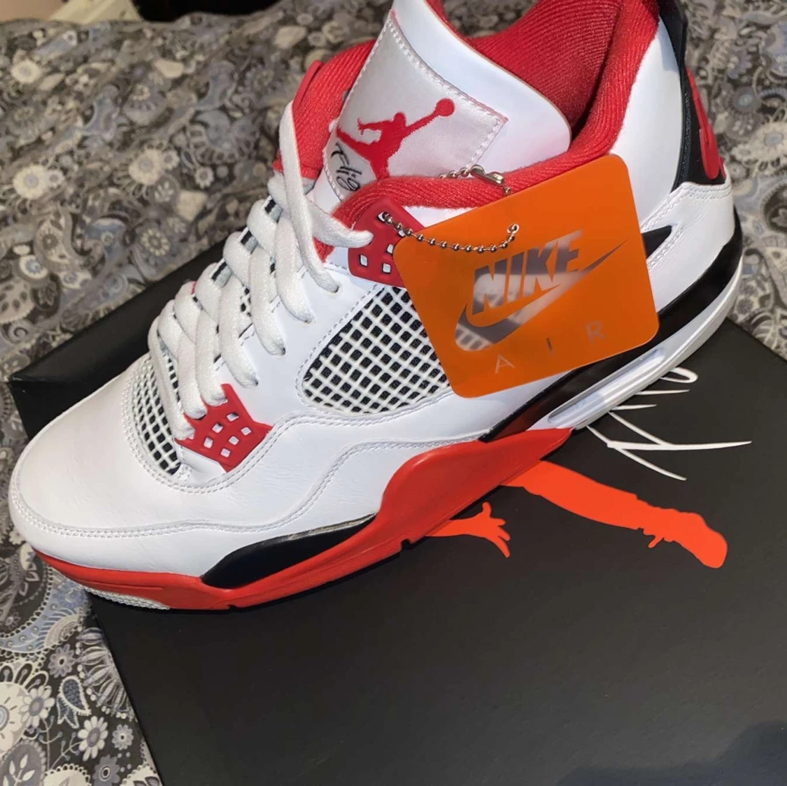 Jordan 4 ”fire red”