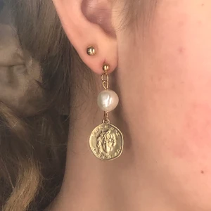 Oanvända örhängen  - Köp direkt för 80kr