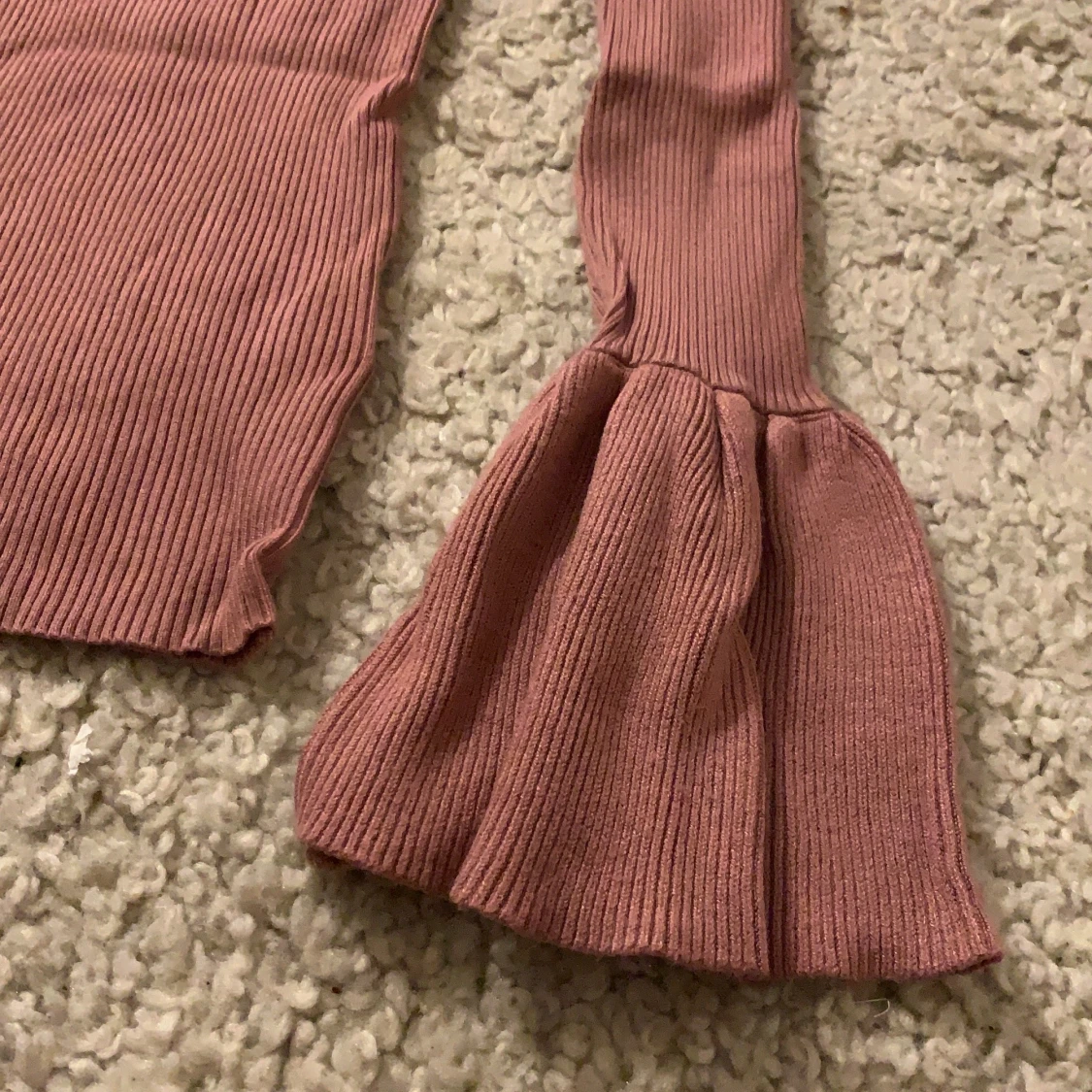 Offshoulder tröja  - 90