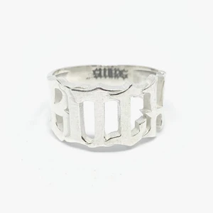 Bitch ring silver - Super cool ring som jag fick i julklapp men fel storlek för mig för vill ha den på mitt pekfinger. 