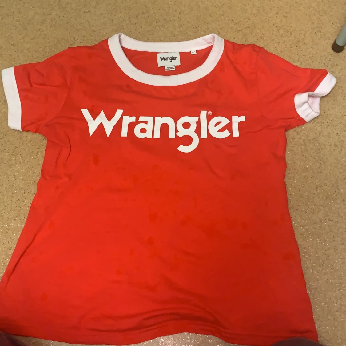 Röd Wrangler tröja (såklart äkta) i storlek XS - 91