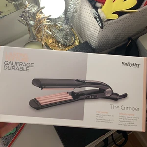 Helt ny vågtång från babyliss  - Säljer då jag fick i julklapp och redan har en likadan. Alltså helt ny och oanvänd 🥰🥰