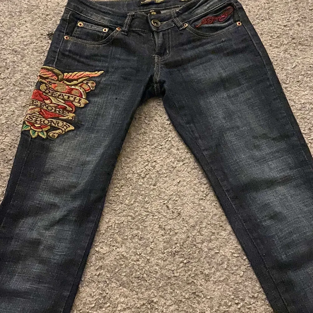 Svin coola ed hardy jeans i storlek 25, knappt använda. Jeans & Byxor.