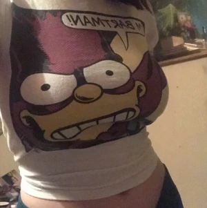 simpsons t-shirt  - Använts högst två gånger !! Väldigt bra skick och kan mötas upp annars är det betalning för frakt❤️