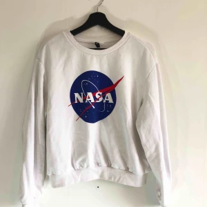  - Nasa tröja 💫 kan mötas i Jönköping annars står köparen för frakten