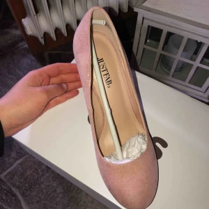  - Fina klackskor som inte kommer till användning, typ aldrig använda