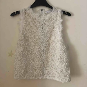  - Vitt broderat linne från zara
