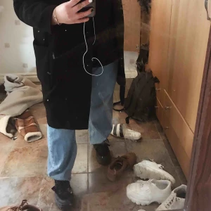  - Säljer ett par skit snygga jeans från asos curve, aldrig använda förutom på första bilden. Måste sälja de för jag fick hem för stor storlek och tog mig aldrig tiden att skicka tillbaka de. Du står för frakten!🥳🥳 