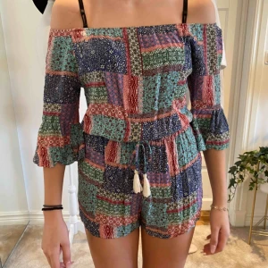  - Playsuit från hollister med resår i midjan 