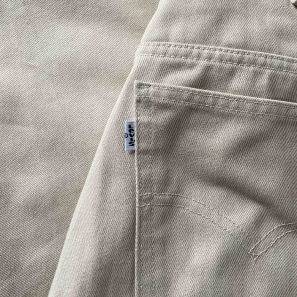 Levis byxor, köpta på Plick men aldrig använda pga för liten storlek. Jättefina. Jeans & Byxor.