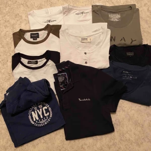 Tröjor - 7 t-shirts, 1 linne, 1 piké och 1 par mjukisshorts i fint skick, hämtas i Viskafors!