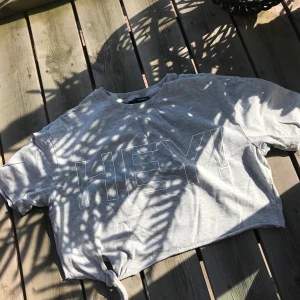 Crop T-Shirt - Brand new, been worn just 2 times