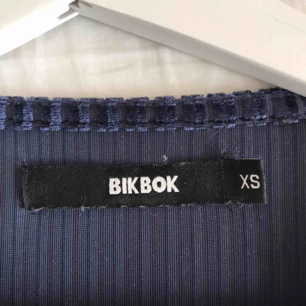 Skitsnygg jumpsuit ifrån BikBok! Är i storlek S men passar från XS-M. Övrigt.
