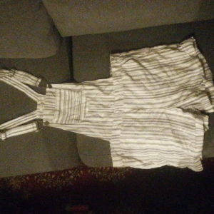 Hängselbyxor  - Frakt tillkommer 