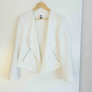  - Frakt tillkommer om den ska skickas